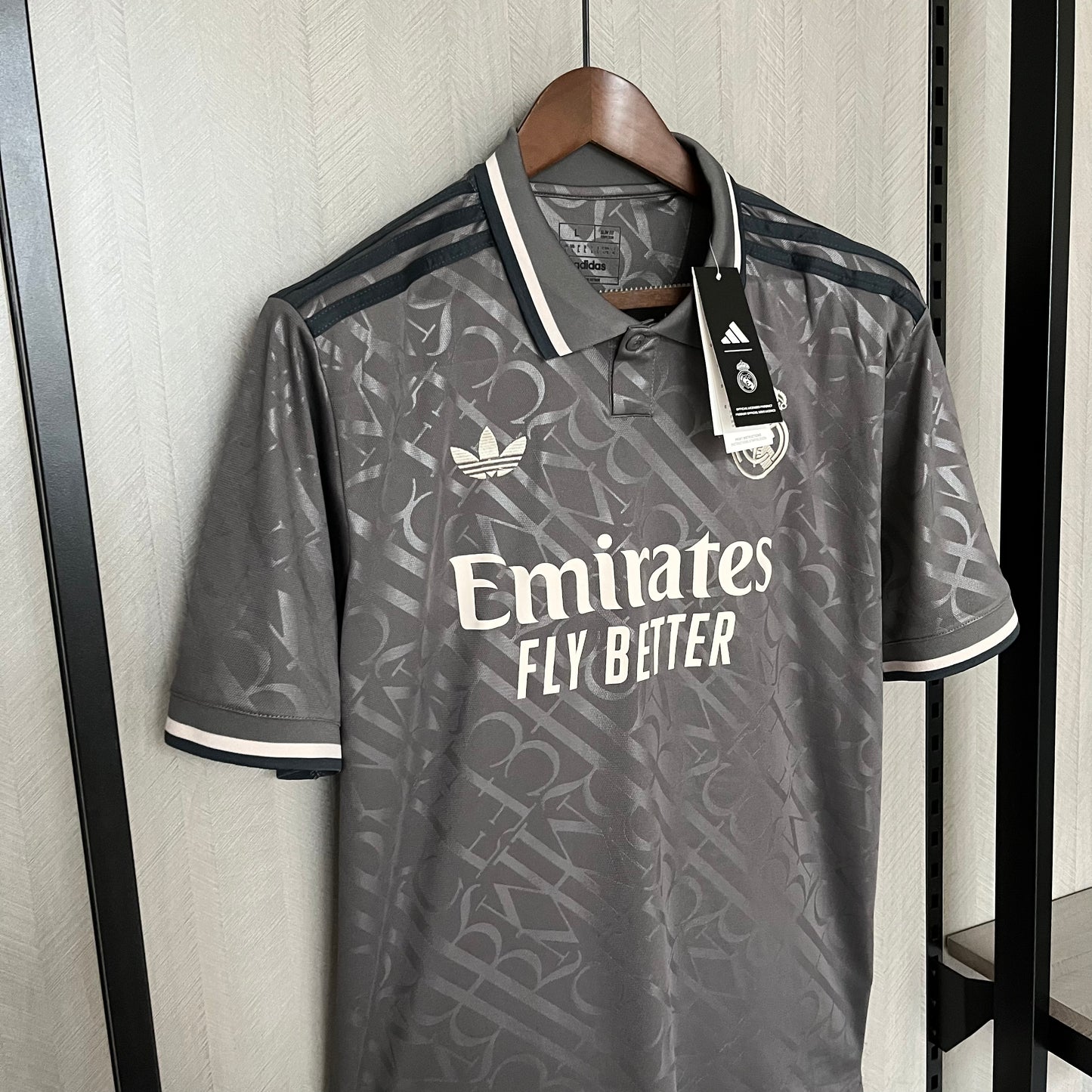 Real Madrid 24/25 3er Uniforme Versión Fan
