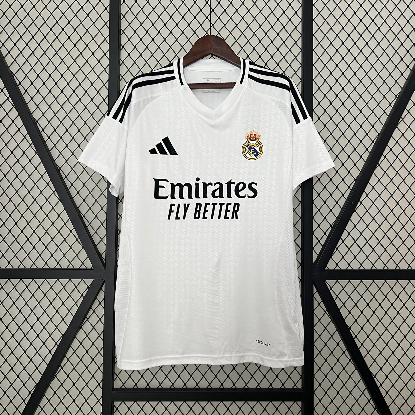 Real Madrid 24/25 Local Versión Fan