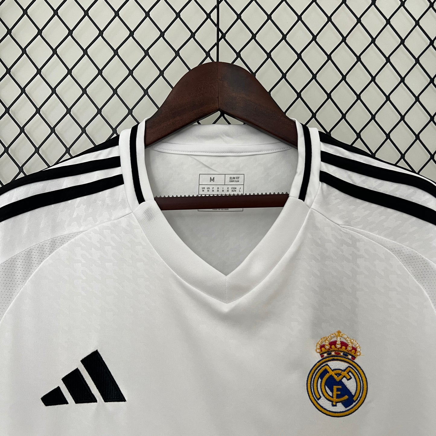 Real Madrid 24/25 Local Versión Fan